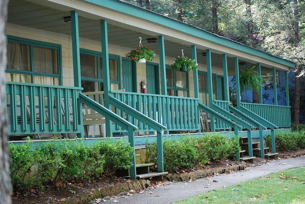 Mill House Lodge Flat Rock Exterior photo